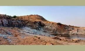 ಕುಕ್ಕುಂದೂರು ಅಕ್ರಮ ಕಲ್ಲುಗಣಿಗಾರಿಕೆ ಮೇಲೆ ಪೊಲೀಸರ ದಾಳಿ: ರಾಜಧನ ವಂಚಿಸಿ ಕಲ್ಲು ಸಾಗಾಟ ಮಾಡುತ್ತಿದ್ದ ಲಾರಿ ವಶಪಡಿಸಿಕೊಂಡು ಮಾಲೀಕನ ವಿರುದ್ಧ ಕೇಸ್ ದಾಖಲು