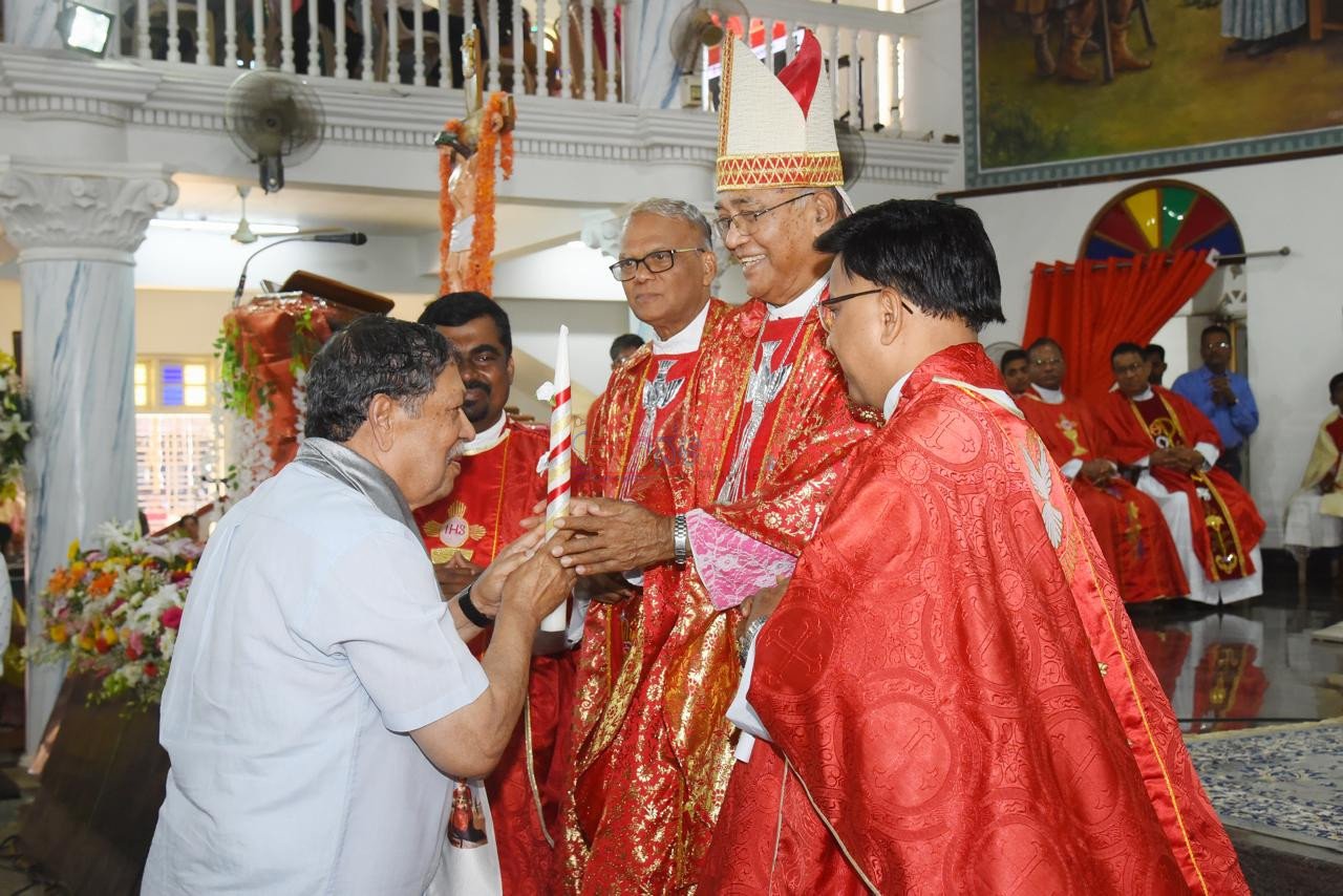 ಕಾರ್ಕಳ ಅತ್ತೂರು ಬಸಿಲಿಕಾದ ವಾರ್ಷಿಕ ಮಹೋತ್ಸವ: ನಿವೃತ್ತ ಲೋಕಾಯುಕ್ತ ನ್ಯಾಯಮೂರ್ತಿ ಸಂತೋಷ್ ಹೆಗ್ಡೆ ಸಹಿತ ಗಣ್ಯರ ಭೇಟಿ