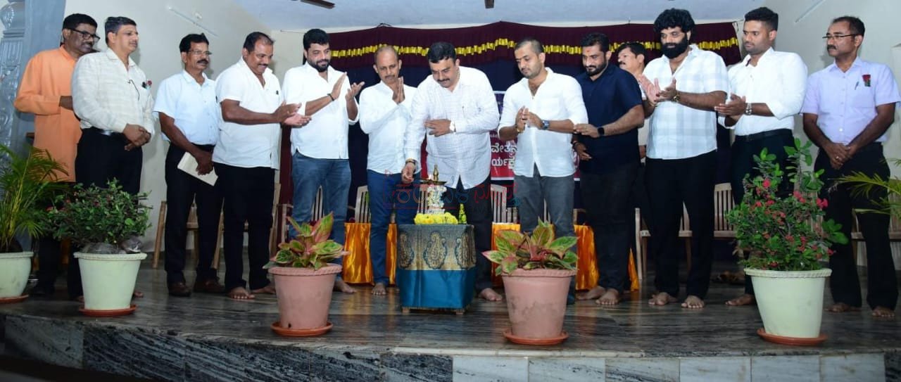 ಬೈಲೂರು: ಅಮ್ಮನ ನೆರವು ಟ್ರಸ್ಟ್’ನಿಂದ ಬಡವಿದ್ಯಾರ್ಥಿಗಳಿಗೆ ವಿದ್ಯಾರ್ಥಿವೇತನ ವಿತರಣೆ:   ಶಿಕ್ಷಣದಿಂದ ಮಾತ್ರ ಸುಶಿಕ್ಷಿತ ಹಾಗೂ ಸ್ವಸ್ಥ ಸಮಾಜದ ನಿರ್ಮಾಣ ಸಾಧ್ಯ: ಶಾಸಕ ವಿ.ಸುನಿಲ್ ಕುಮಾರ್