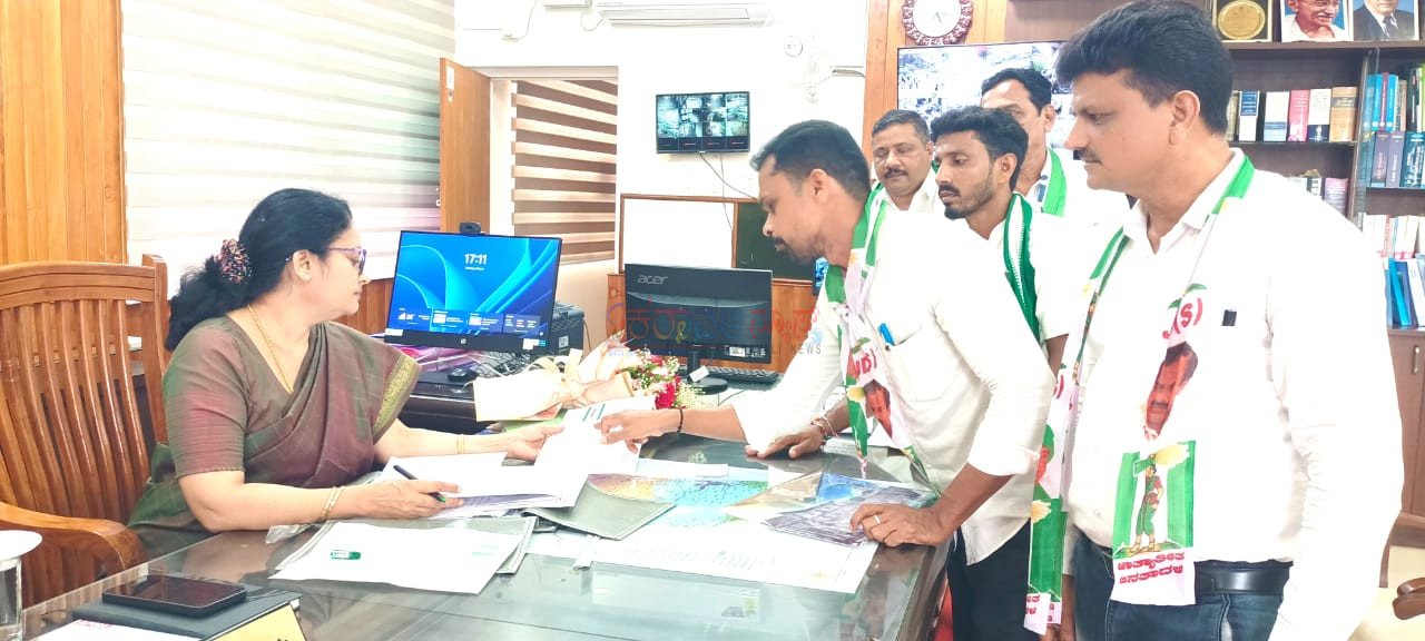 ಹೆಬ್ರಿ : ಚುತುಷ್ಪಥ ರಸ್ತೆ ಕಾಮಗಾರಿ ಶೀಘ್ರ ಆರಂಭಿಸುವಂತೆ ಜಿಲ್ಲಾಧಿಕಾರಿಗಳಿಗೆ ಮನವಿ
