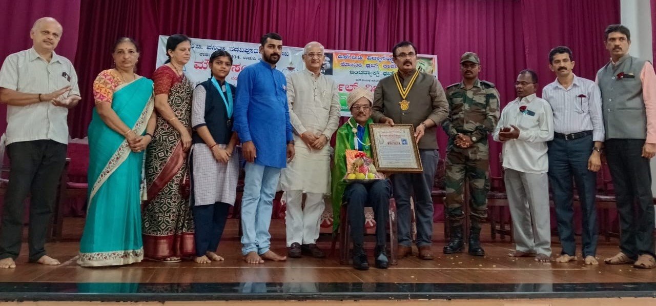ದೇಶಸೇವೆಗಾಗಿ ಯುವಕರು ಸೇನೆಗೆ ಸೇರಲು ಸದಾ ಸಿದ್ದರಿರಬೇಕು: ಮಾಜಿ ಸೈನಿಕ ರಂಗಪ್ಪ ಹುಲಿಯಪ್ಪ ಆಲೂರು