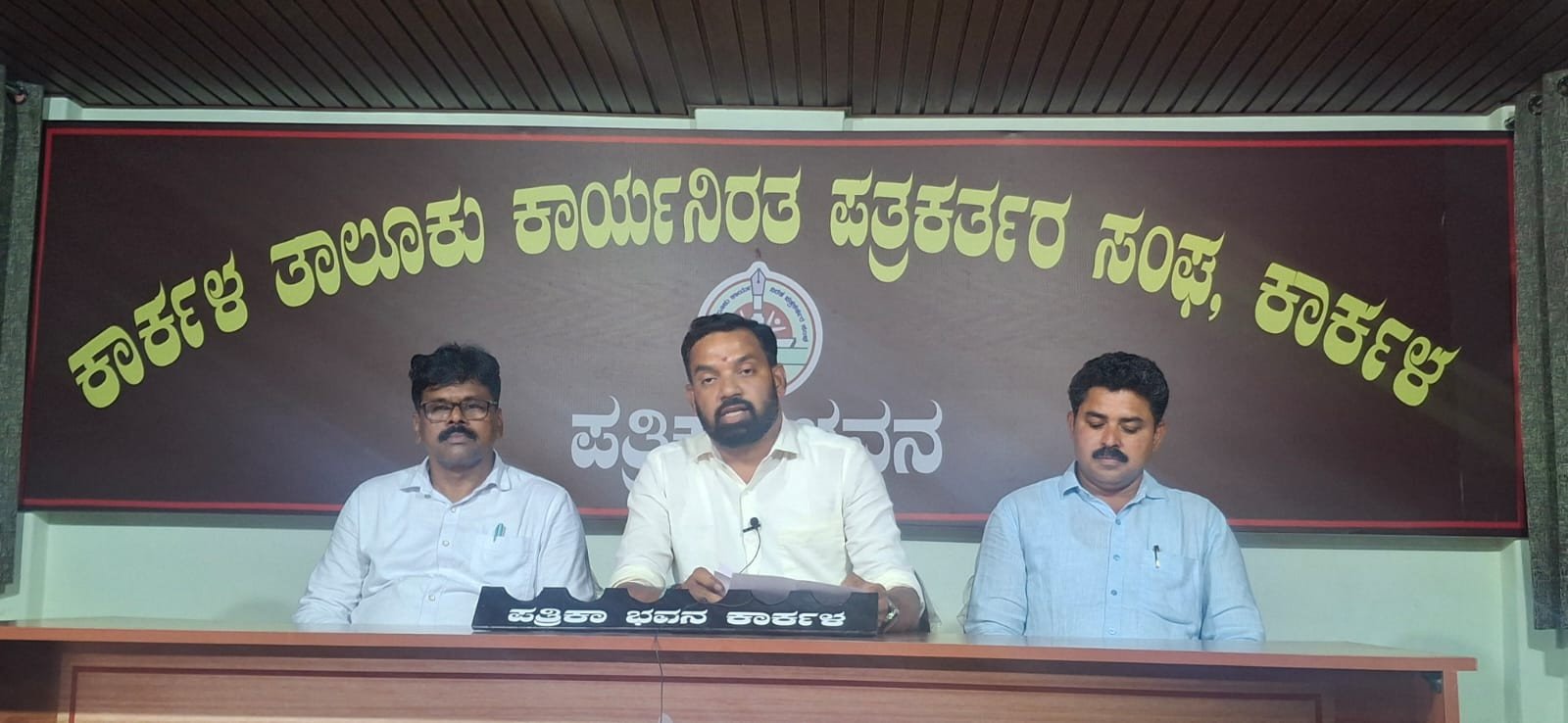 ಪಡುಕುಡೂರು- ಖಜಾನೆ ಸಂಪರ್ಕ ರಸ್ತೆಯನ್ನು ಅನಧಿಕೃತವಾಗಿ ಅಗೆದ ಮುನಿಯಾಲು ಉದಯ ಶೆಟ್ಟಿ ವಿರುದ್ಧ ಸೂಕ್ತ ಕ್ರಮ ಜರುಗಿಸಬೇಕು: ಬಿಜೆಪಿ ಕ್ಷೇತ್ರಾಧ್ಯಕ್ಷ ನವೀನ್ ನಾಯಕ್ ಆಗ್ರಹ