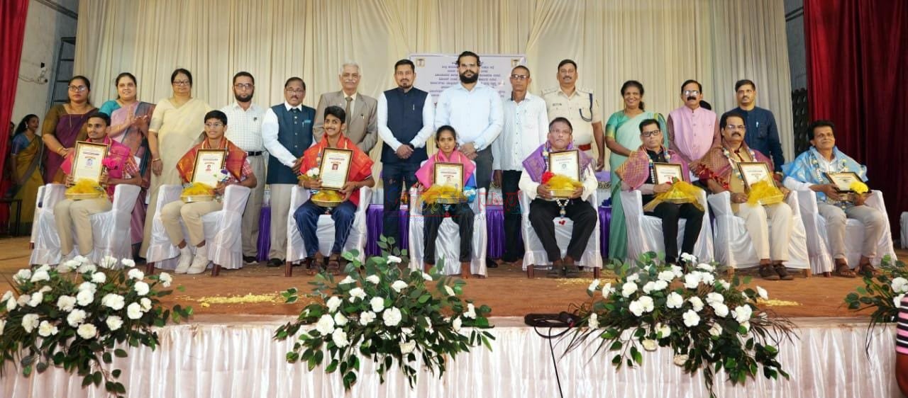 ವಿಶ್ವ ವಿಕಲಚೇತನರ ದಿನಾಚರಣೆ 2025: ಫುಟ್ಬಾಲ್ ನಲ್ಲಿ ಸಾಧನೆಗೈದ ವಿಶೇಷ ವಿದ್ಯಾರ್ಥಿನಿ ಪ್ರೀತಿ ಅವರಿಗೆ ಸನ್ಮಾನ