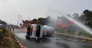 ಉಡುಪಿಯ ಕಟಪಾಡಿ ಹೆದ್ದಾರಿಯಲ್ಲಿ ಗ್ಯಾಸ್ ತುಂಬಿದ್ದ ಟ್ಯಾಂಕರ್ ಪಲ್ಟಿ: ತಪ್ಪಿದ ಭಾರೀ ಅನಾಹುತ