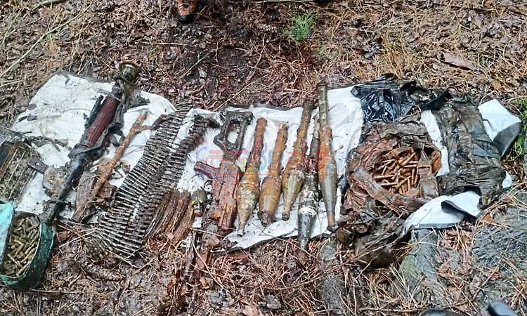 ಜಮ್ಮು ಕಾಶ್ಮೀರದ ರಜೌರಿಯಲ್ಲಿ ಉಗ್ರರ ಅಡಗುತಾಣ ಧ್ವಂಸ: ಭಾರಿ ಸ್ಫೋಟಕಗಳನ್ನು ವಶಕ್ಕೆ ಪಡೆದ ಸೇನೆ