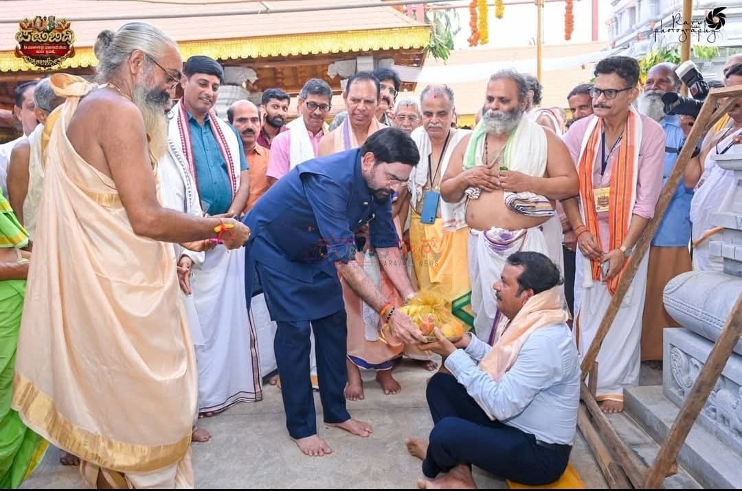 ಅತೀ ಕಡಿಮೆ ಅವಧಿಯಲ್ಲಿ ಪಡುಬಿದ್ರೆ ಶ್ರೀ ಮಹಾಲಿಂಗೇಶ್ವರ ದೇಗುಲದ ಕಾಮಗಾರಿ ಪೂರೈಸಿದ ಗುತ್ತಿಗೆದಾರ ಸುಜಯ್ ಶೆಟ್ಟಿ ಅವರಿಗೆ ಸನ್ಮಾನ