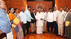 ಜಾತಿ ಗಣತಿಯ ಅಂತಿಮ ವರದಿ ಪ್ರಕಾರ ರಾಜ್ಯದ ಒಟ್ಟು ಜನಸಂಖ್ಯೆಯಲ್ಲಿ ಶೇ 14ರಷ್ಟು ಮುಸ್ಲಿಮರು: 80.14 ಲಕ್ಷ ಜನಸಂಖ್ಯೆ ಹೊಂದಿರುವ ಮುಸ್ಲಿಂ ಸಮುದಾಯ ರಾಜ್ಯಕ್ಕೆ ಪ್ರಥಮ: ಸಿಎಂ ಸಿದ್ದರಾಮಯ್ಯಗೆ ಸಲ್ಲಿಸಿದ ಜಾತಿಗಣತಿ ವರದಿಯಲ್ಲಿ ಬಹಿರಂಗ