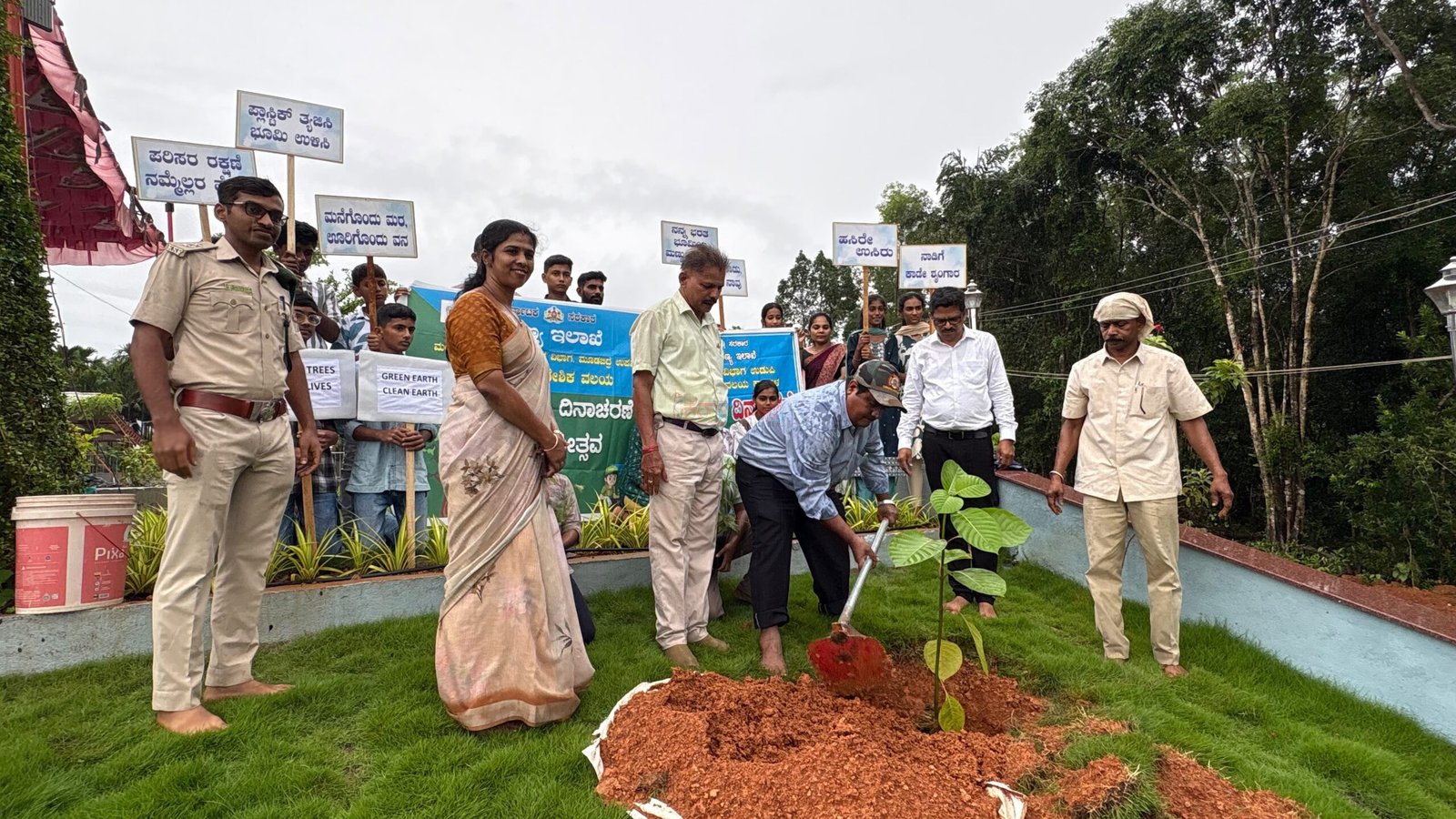 ಅಜೆಕಾರು ಜ್ಞಾನಸುಧಾ ಆಂಗ್ಲ ಮಾಧ್ಯಮ ಪ್ರೌಢ ಶಾಲೆಯಲ್ಲಿ ವಿಶ್ವ ಪರಿಸರ ದಿನಾಚರಣೆ