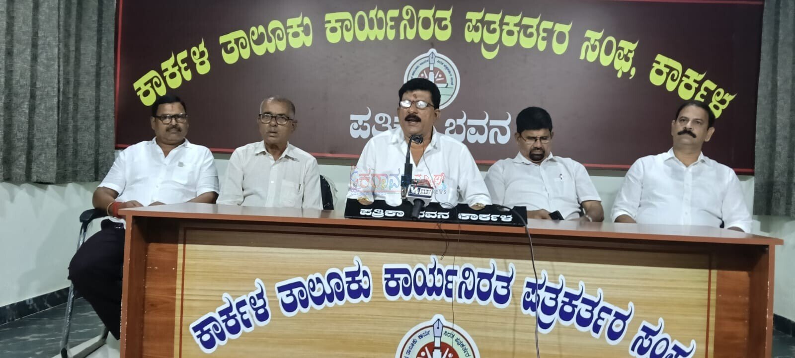 ಜನರ ಬದುಕನ್ನು ಕಸಿದು ಕಸ್ತೂರಿರಂಗನ್ ವರದಿ ಜಾರಿಗೆ ಅವಕಾಶ ನೀಡುವುದಿಲ್ಲ: ಜನರನ್ನು ಒಕ್ಕಲೆಬ್ಬಿಸಲು ಮುಂದಾದರೆ ಉಗ್ರ ಪ್ರತಿಭಟನೆ:   ಕಸ್ತೂರಿರಂಗನ್ ವರದಿ ಜಾರಿ ವಿರೋಧಿ ಹೋರಾಟ ಸಮಿತಿ ಅಧ್ಯಕ್ಷ ಮುಟ್ಲುಪಾಡಿ ಸತೀಶ್ ಶೆಟ್ಟಿ ಎಚ್ಚರಿಕೆ
